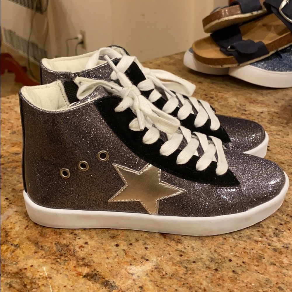 Brand new metallic silvergirls Hoo sneakers size 3